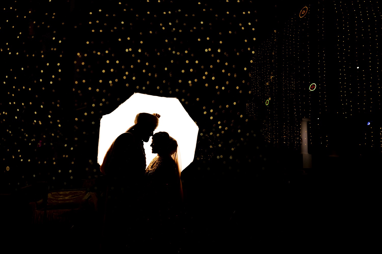 Offbeat & Contemporary Candid Wedding Photography Banaras – Couple's silhouette on wedding shoot